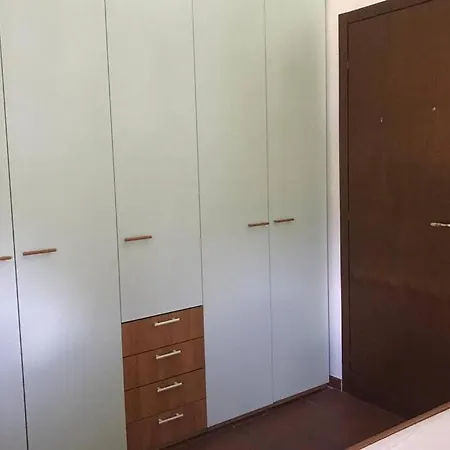 Apartment Grazioso Alloggio Al Primo Piano Molino Nuovo (Savona)
